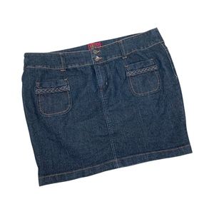 Torrid Womens Denim Skirt Size 16W Dark Wash Wide Waistband Braiding On Pockets